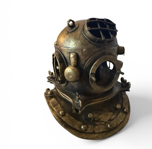 Mini divers diving - us,