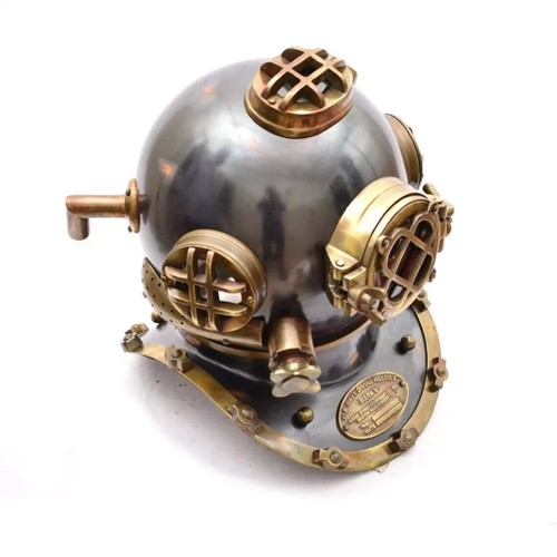 Casco subacqueo marino